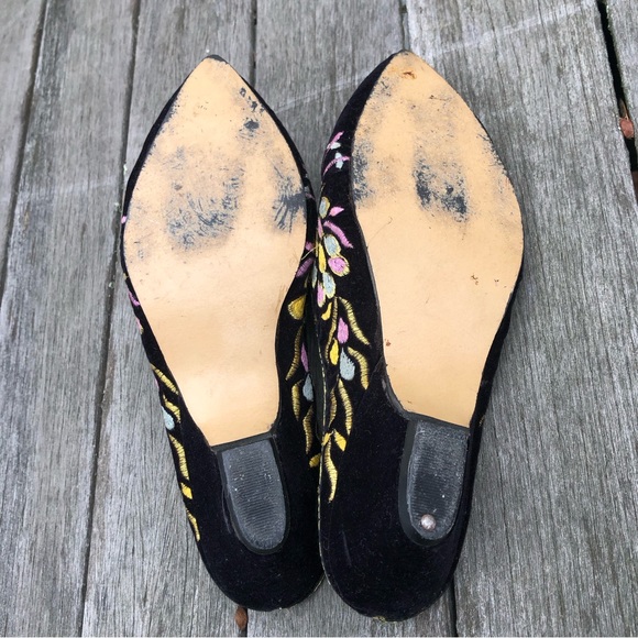 Vintage Black Velvet Metallic Gold Embroidered Ornate Handmade Babouche Mules - Picture 14 of 16
